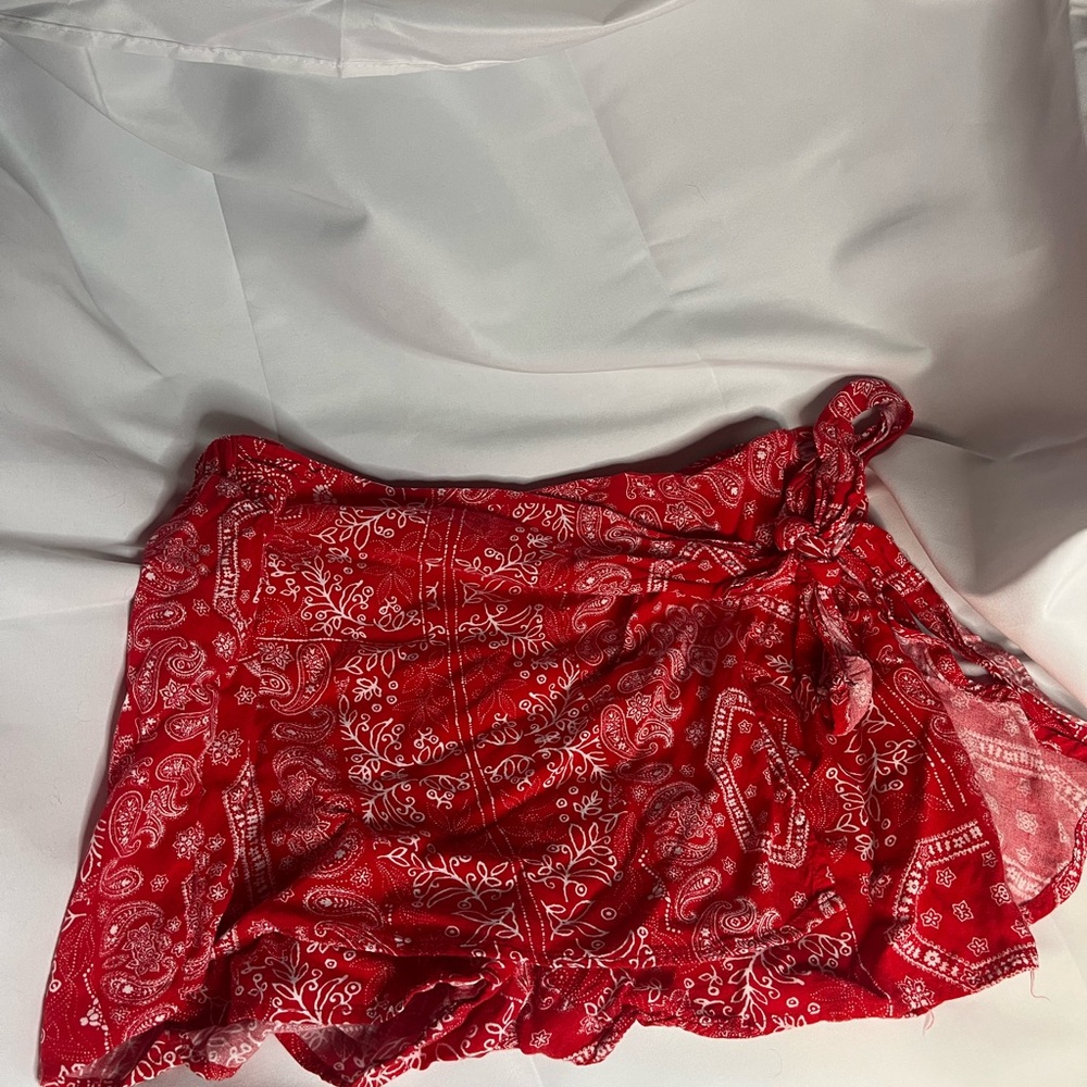 VENUS, Red Bandana Print Skort-Americana look! - Picture 7 of 12